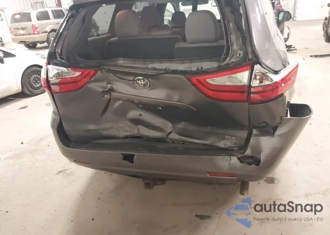 2015 Toyota Sienna Xle 7 Passenger z USA, uszkodzony, nr VIN 5TDDK3DC5FS106497